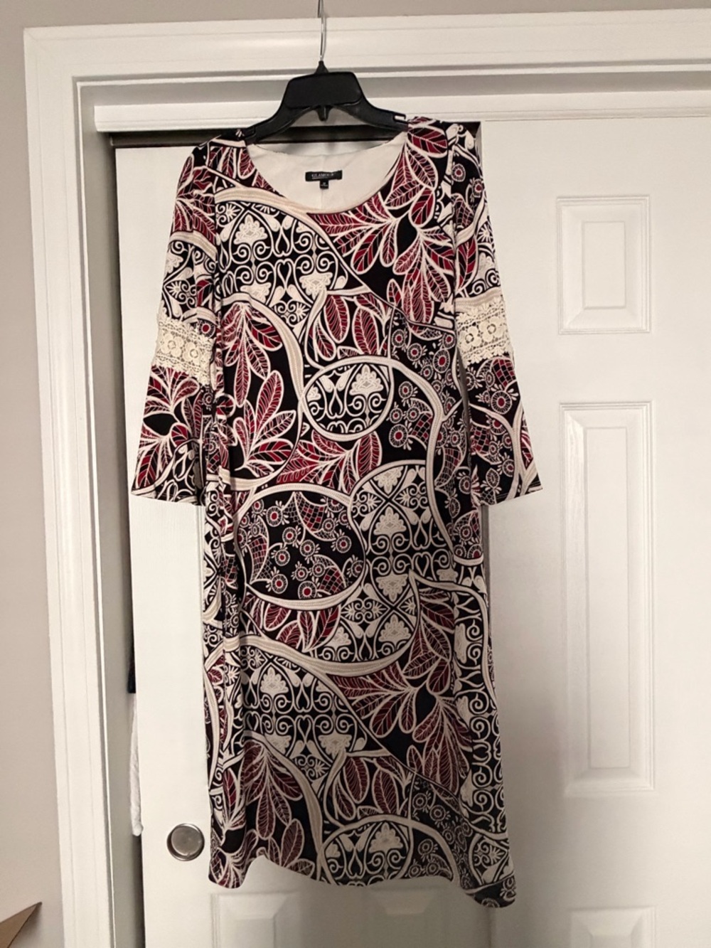 Glamour Black, Red and Cream Printed Long-Sleeve Shift Dress